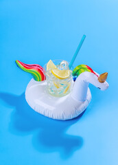 Poster - A vibrant summer vacation scene with floating flamingo and cocktail