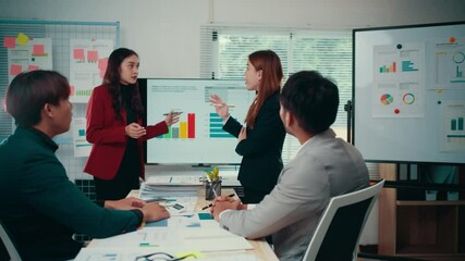 Aufkleber - Marketing managers leading a brainstorming session presenting data analysis, discussing strategy and developing innovative solutions
