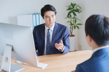 Canvas Print - 会議をするビジネスパーソン