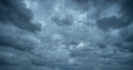 Wall Mural - Dramatic sky just before the storm