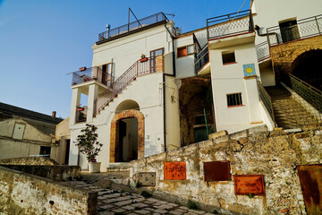 Il nucleo storico medievale del villaggio di Pomarico, Matera, Basilicata, Italia