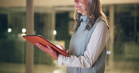 Aufkleber - Business, night and woman with tablet, hands and internet with company website, network and app. Person, evening or consultant with technology, research for project or connection with email or typing