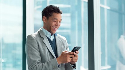 Aufkleber - Smile, news or businessman in office with phone or online connection for text message, social media or chat. Consultant, happy or financial advisor typing on mobile app for reading schedule or update
