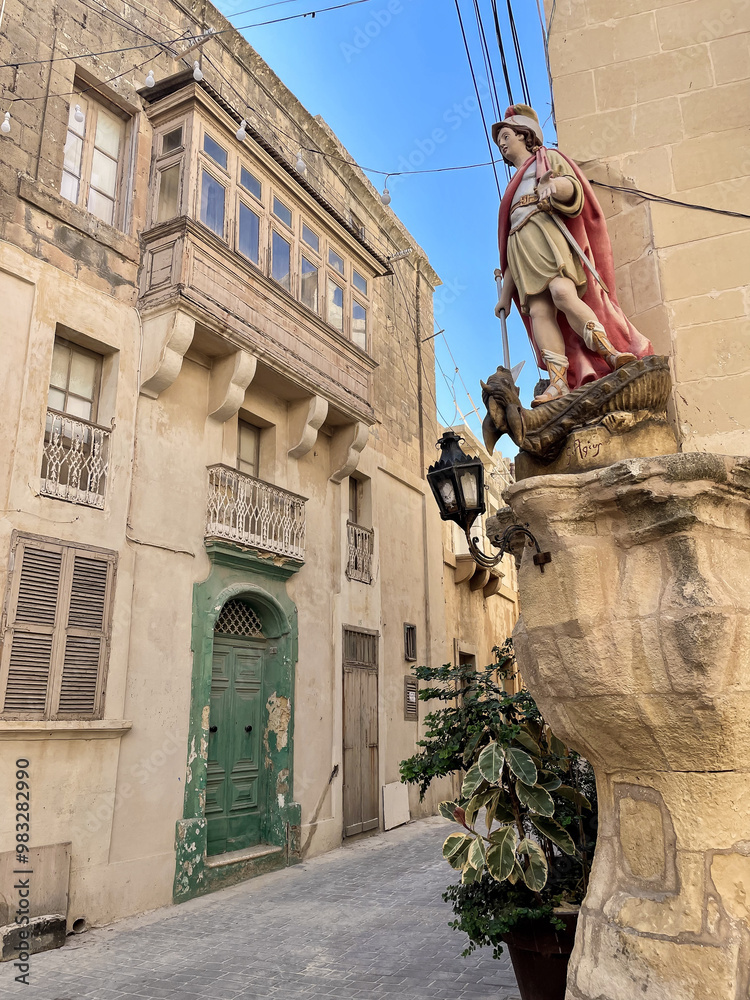 Foto de Stock San Gorg symbol sculpture of the legend of saint George ...