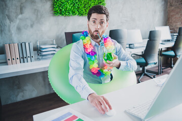 Canvas Print - Portrait of elegant corporate worker man cocktail buoy vacation rest wear shirt loft interior business center indoors