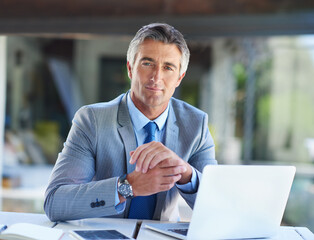 Aufkleber - Portrait, serious and mature man with laptop, outdoor and confidence of real estate agent, tech and digital. Notebook, app and online for listing agreement, realtor and person with ambition in USA