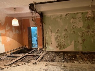 Major renovation and reconstruction of the old apartment with replacement of floors and electrical wiring