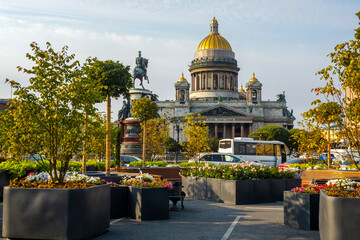 Wall Mural - Cathedrals of Saint Petersburg. Museum of Russia. St. Isaac cathedral. Monument to Nicholas first. Trip to Petersburg and Russia. Summer weather in Russian Federation. Churches of Saint Petersburg