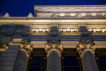 Fachada edificio histórico en Madrid