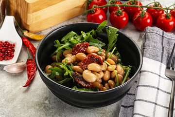 Canvas Print - White canned beans with arugula and dry tomatoes