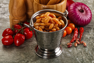 Poster - Canned beans in tomato sauce