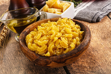 Canvas Print - Raw dry Italian pasta Gallo