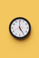 Fototapete - Circle clock with hour and minute hands on the background. Concept of management time, working hours and alarm clock notification. 3D illustration, vertical