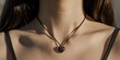 © Alien - The details of the chain around the neck of the white-skinned foreign woman are clear. From the front, the necklace is worn on her chest.