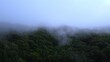 © あら～んどろ～ん - 霧に包まれる山