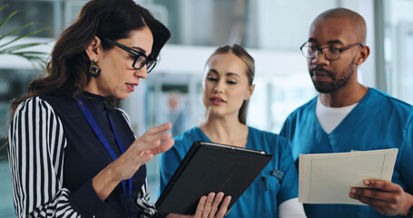 Aufkleber - Medical team, tablet and meeting in clinic for advice, innovation and feedback with patient report. Hospital CEO, people or tech in lobby with results, solution or professional opinion for healthcare