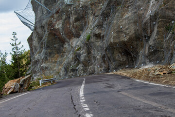 Canvas Print - Safety net on the Transfagarasan road in Romania