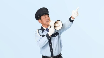 Leinwandbilder - 拡声器を使って誘導する男性警備員