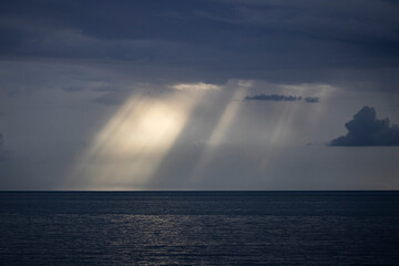 cielo abierto con yaos del sol