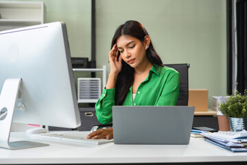 Business woman are under stress from working for poor work, failed work.