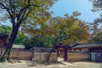 창덕궁 후원의 연경당 사랑채로 통하는 문 - 종로구, 서울, 대한민국