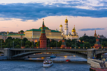 Wall Mural - moscow kremlin, kremlin embankment and moscow river at night in moscow, russia. architecture and lan