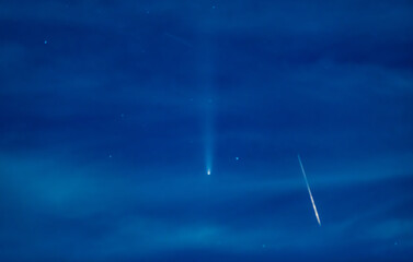 Wall Mural - the comet on october 16, 2024. picture taken from (or in) thailand. blur focus.
