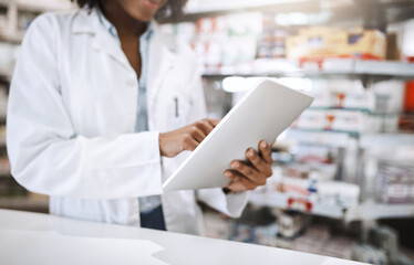 Canvas Print - Pharmacist, tablet and woman for healthcare, medicine and digital vaccine prescription in health store. Employee, technology and online pharmacy for medical service, wellness and pharmaceutical drugs