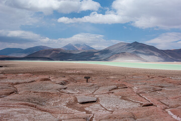 Deslumbrante Paisagem de Pedras Rojas no Deserto do Atacama, Chile