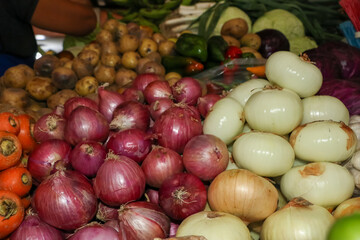 Sale of vegetables, onions, garlic, potatoes, carrots