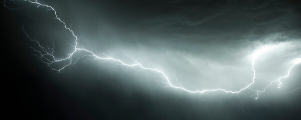 Canvas Print - beautiul and dramatic lightning in sky