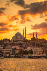 Wall Mural - Amazing skyline of Istanbul at sunset with Suleymaniye Mosque,  Turkey