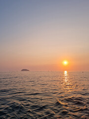 Wall Mural - It is a sunset seascape