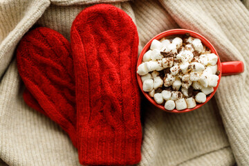 Wall Mural - Cocoa and marshmallows in red ceramic cup