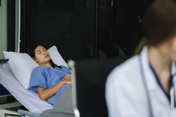 Patients lie in bed waiting for treatment, Treatment of patients.