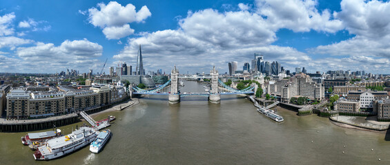 Poster - Tower Bridge in London, England