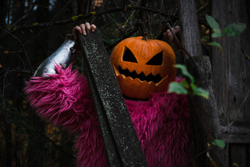 Peeping pumpkin