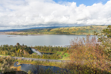 Wall Mural - Columbia River view from above in autumn