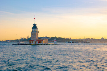 Wall Mural - kiz kulesi aka maiden's tower and cityscape of istanbul at sunset