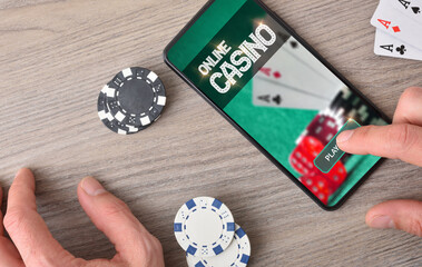 Playing online casino games with hand entering application of smartphone