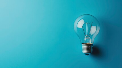 Aufkleber - The light bulb is on a blue horizontal background with space for individual text.