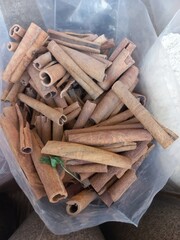 cinnamon sticks