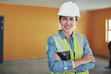 Aufkleber - Woman, smile and portrait in construction site as engineer, supervisor or project manager on property. Female person, confidence and safety for architecture, industry or development with arms crossed