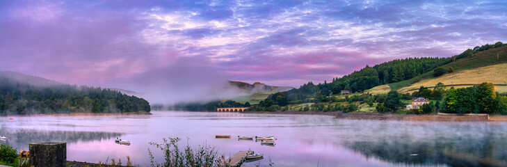 Canvas Print - Ladybower Reservoir with Ashopton viaduct on sunny autumn day in Peak District, UK