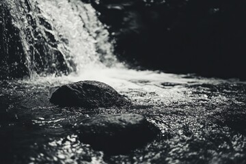 Sticker - Waterfall in Black and White