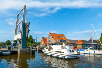 Wall Mural - Lemmer, Holland, Friesland, Hafenszene in der Altstadt