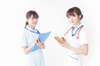 © maroke - 打ち合わせをするナース