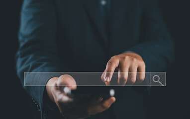 Leinwandbilder - Data Search Technology, Search Engine Optimization. Man's hands are using a smartphone to searching for information. Using Search Console with your website. Experience of data search technology
