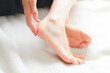 © webbiz - かかと　フットケア