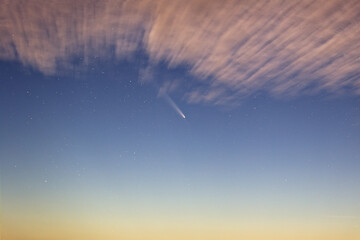 Wall Mural - comet c/2023 a3 (tsuchinshan-atlas) in the evening sky. filming october 18, 2024